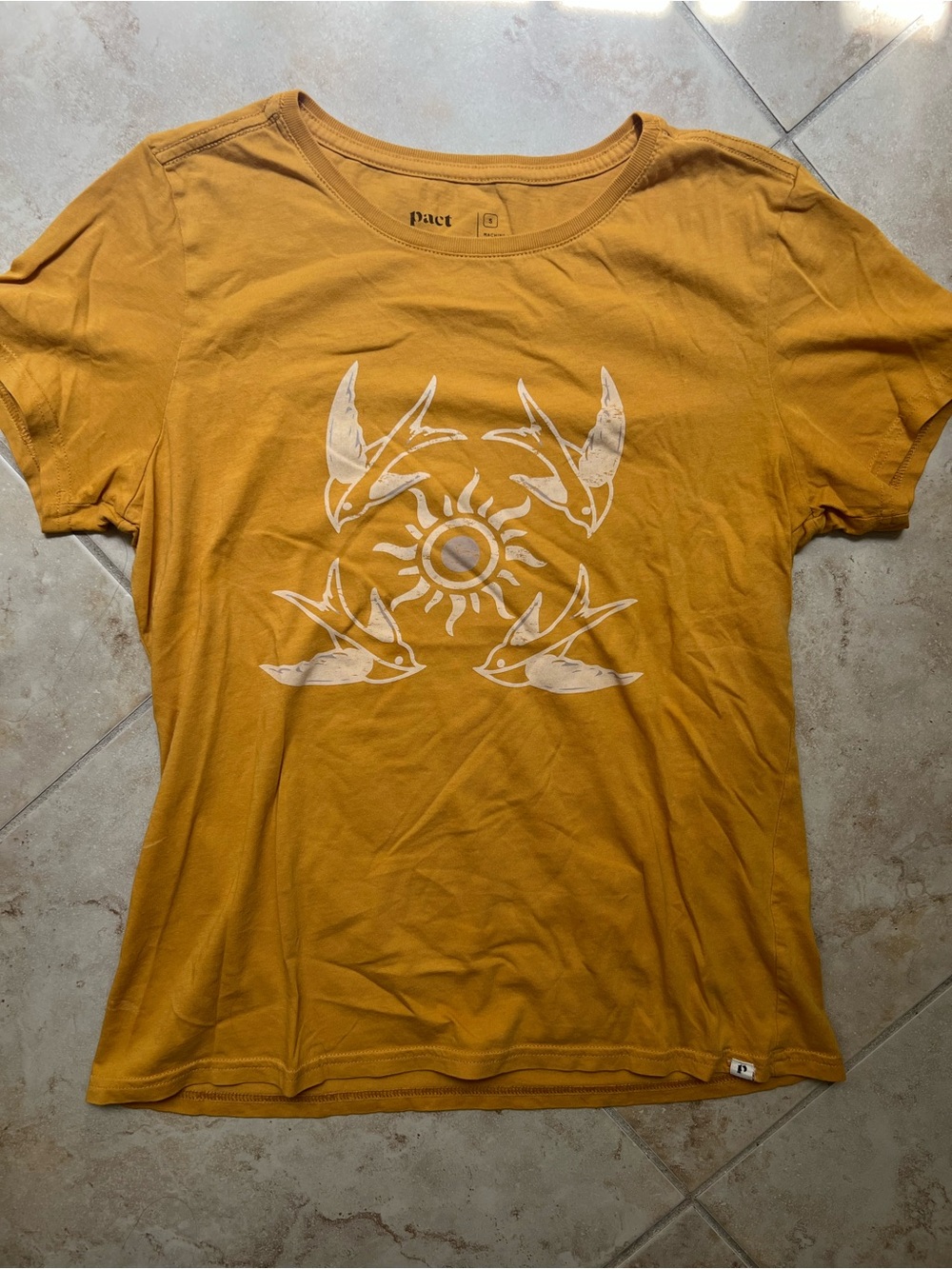 ‼️GUC: Pact Organic Yellow Bird & Sun Graphic T-Shirt - S